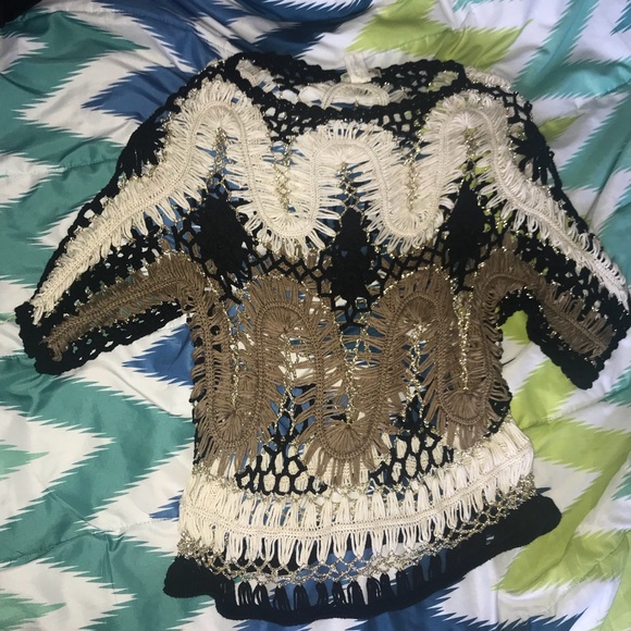 Stylish gold shirt - Picture 2 of 2